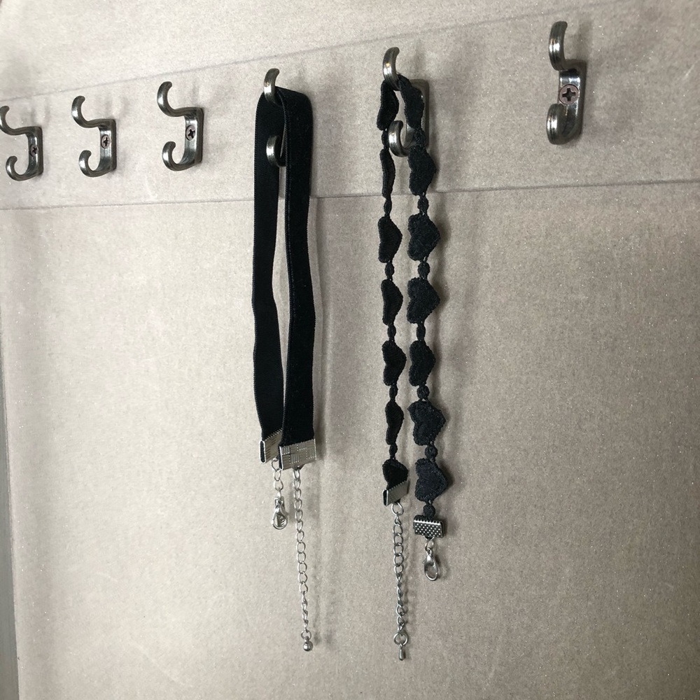 2 Chokers - Picture 1 of 2